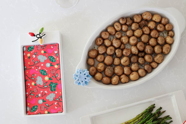 christmas lights and napkin holder and snowflake