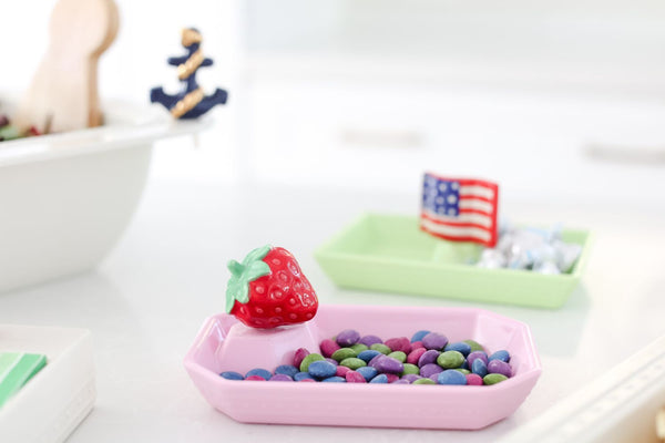 strawberry mini on dainty dish melamine
