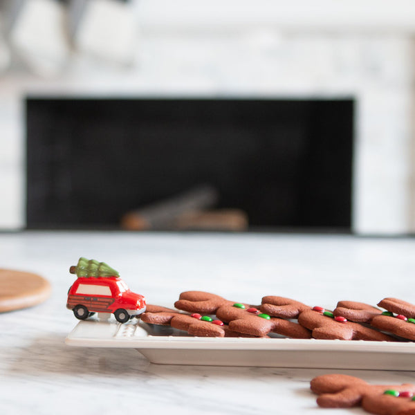 wagon with Christmas tree on top mini with gingerbread cookies