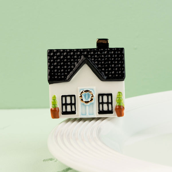 小物 VINTAGEWORKS Amazon.com: Walnut Shell Miniature Dollhouse, Handmade Walnut